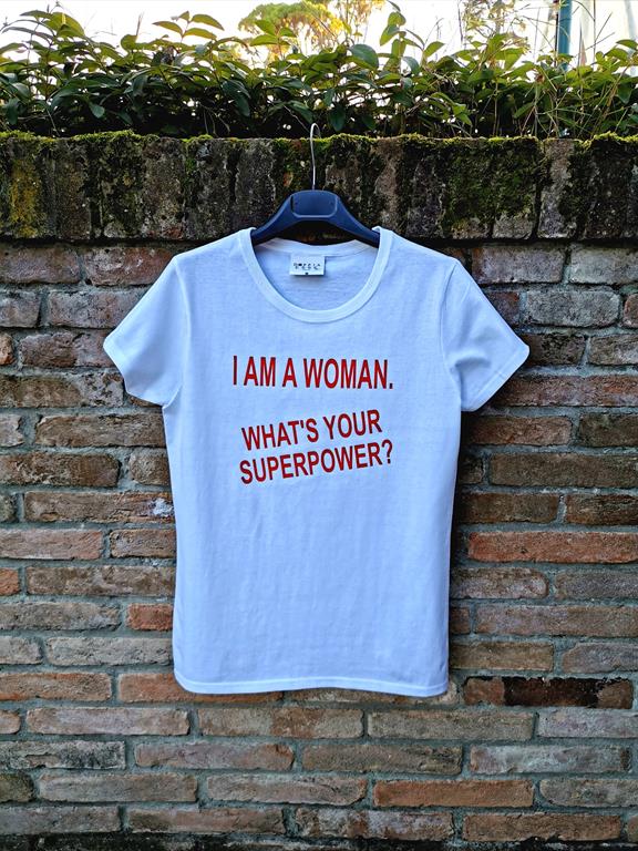 I AM A WOMAN - immagine 4