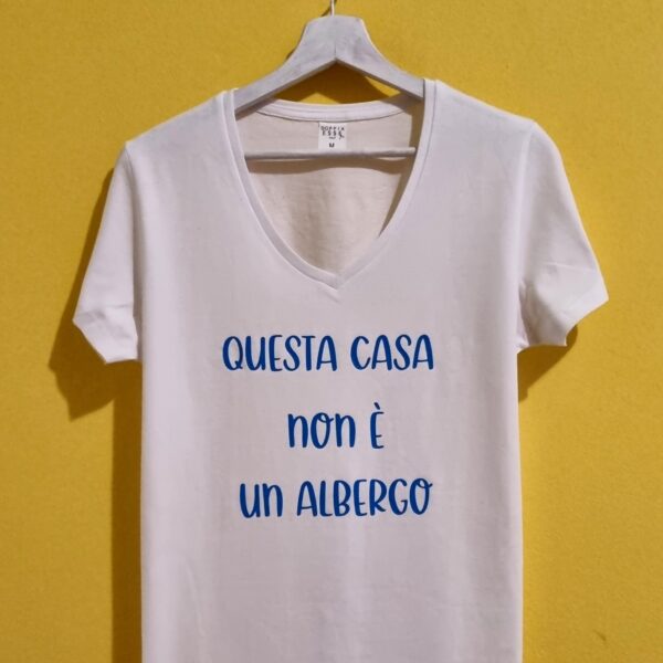QUESTA CASA NON E' UN ALBERGO