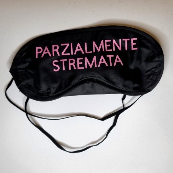 Mascherina per dormire "Parzialmente stremata"