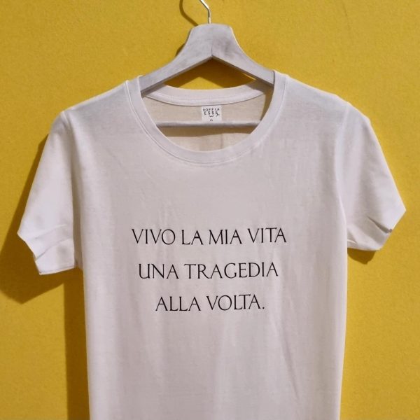 VIVO LA MIA VITA UNA TRAGEDIA ALLA VOLTA