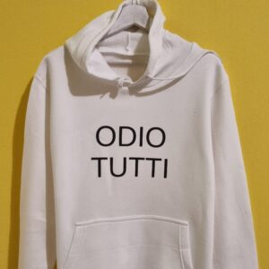 Felpe personalizzate e felpe con scritte divertenti Cerchi una felpa originale, comoda e diversa dal solito? Su Doppia Esse T-Shirt trovi felpe personalizzate e felpe con scritte divertenti, ironiche e motivazionali, perfette per esprimere la tua personalità ogni giorno. Realizziamo felpe da donna, uomo e bambino con stampe di alta qualità, ideali per il tempo libero, il lavoro, lo sport o come idea regalo originale. Puoi scegliere tra tantissime grafiche già pronte oppure creare una felpa personalizzata con nome, frase, logo, dedica o immagine. Ogni felpa viene realizzata artigianalmente nel nostro laboratorio con materiali di qualità e grande attenzione ai dettagli, per garantire comfort, durata e uno stile unico. Parole chiave SEO: felpe personalizzate, felpe con scritte, felpe divertenti, felpe ironiche, felpe personalizzate uomo, felpe personalizzate donna, felpe con frasi, felpe originali, felpe stampate, felpe regalo, felpe personalizzabili, idee regalo originali, felpe artigianali, felpe con stampa.